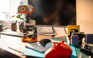Hugging Face vende Microduck, un robot de código abierto de 399 dólares
