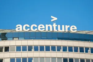 Accenture limita Claude a 29 dólares al mes por empleado