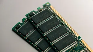 Micron factura 54.000 millones y ve escasez de memoria hasta 2028