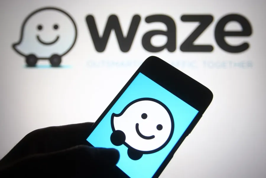 Waze mete Gemini para buscar destinos hablando y estrena modo moto