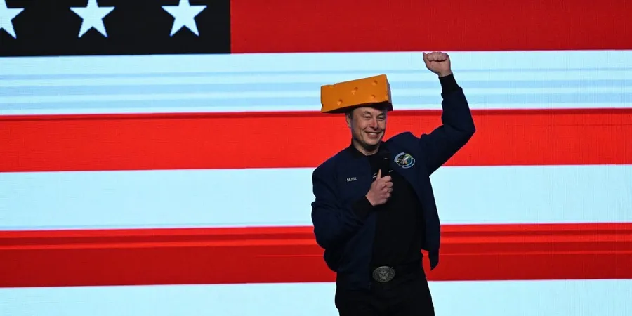 Musk entrenará Grok con todo lo que producen los 14.000 empleados de SpaceX