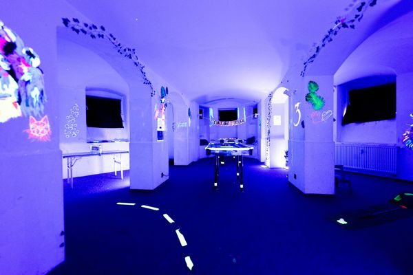 Neon Gaming: Kindergeburtstag ohne Eltern-Burnout
