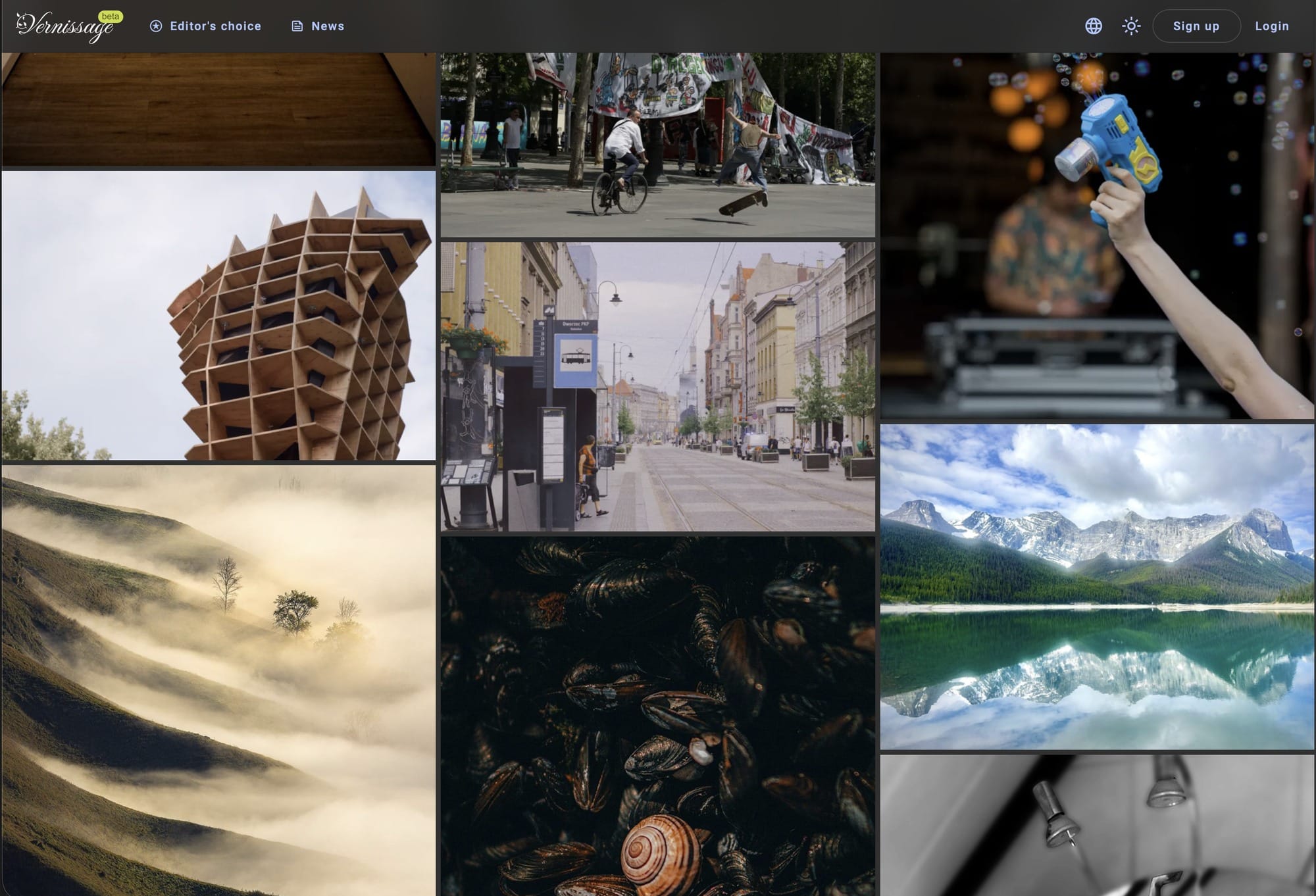 The Vernissage home page showing a grid of high-resolution photographs including architectural geometry, a Berlin street scene, sand dunes, a mountain lake reflection, and macro snail shells, with Editor's Choice and News tabs in the top navigation
