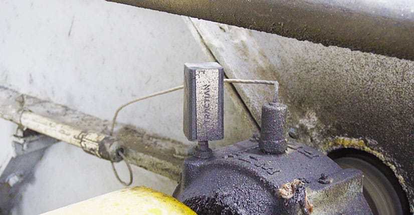 Vibration sensor on a machine