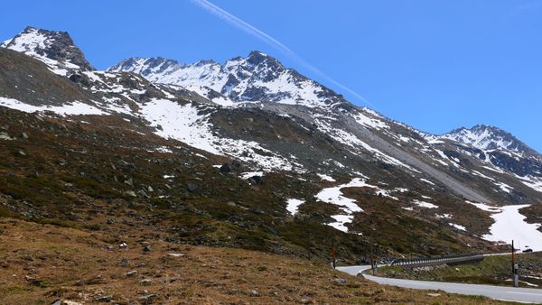 🏍️ 8-Pässe-Marathon bei Kaiserwetter: Von Luzern zum Stilfser Joch und zurück!