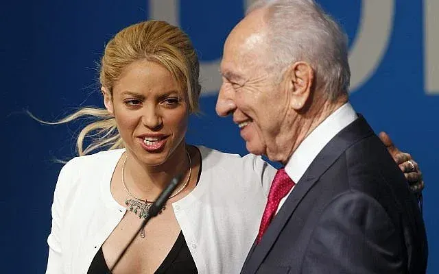Shakira: "We are all Israel."
