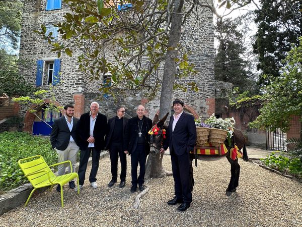 Collioure et tradition : Remise de l’huile d’olive au Diocèse