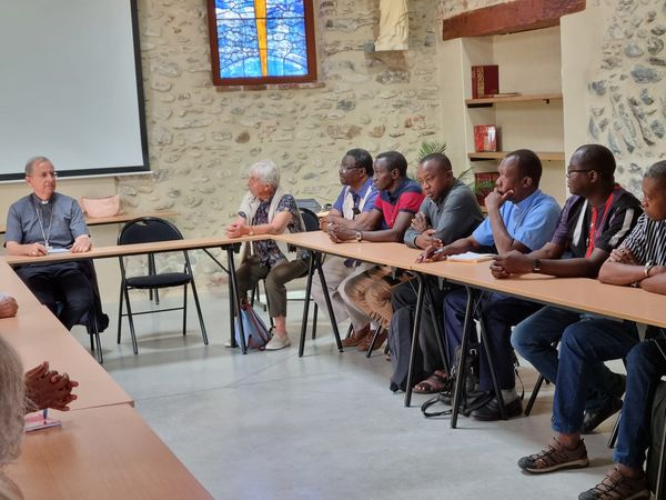 Journée de rencontre au Carmel de Vinça le 21 juillet 2025 avec les prêtres et religieuses venus d’Afrique