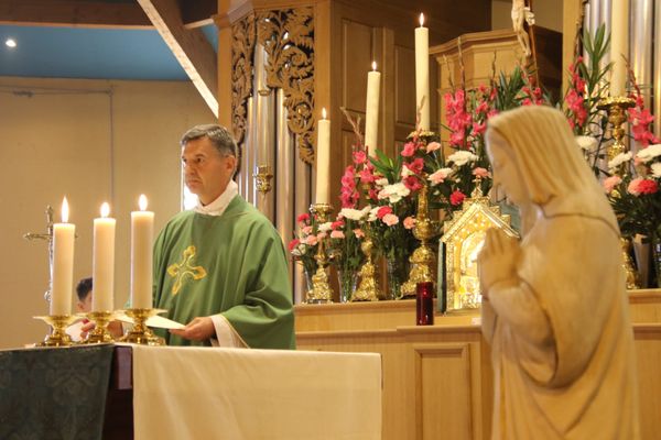 L’abbé Olivier Nicque installé comme nouveau curé de la communauté de paroisses Saint Jean Bosco