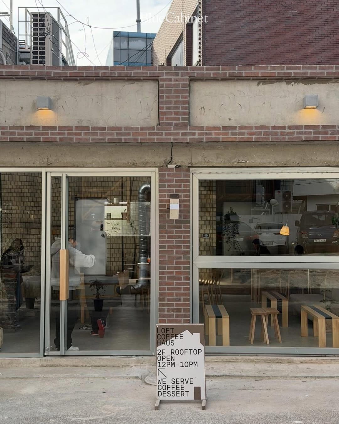 문래동 〈로프트하우스 그라운드〉, 60년 적벽돌 위 카페 확장 Post feature image