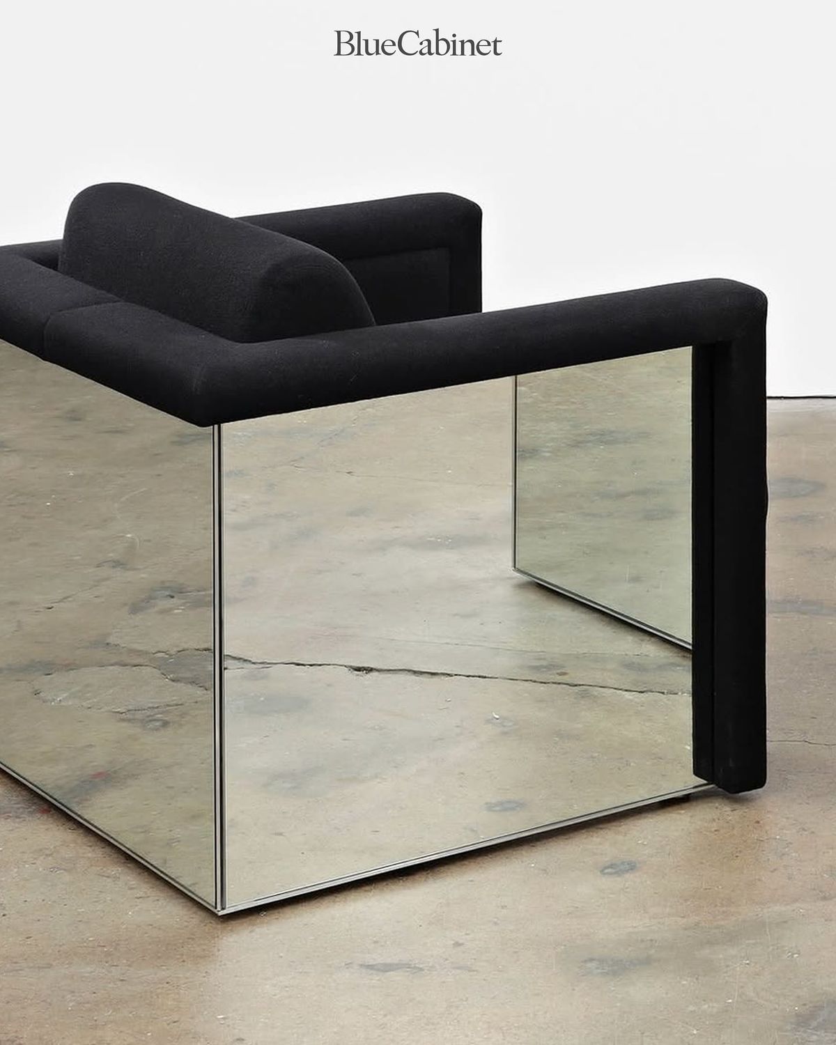 트릭스 & 로버트 하우스만 〈Mirror Sofa & Chair〉, 1970년대 Knoll Post feature image