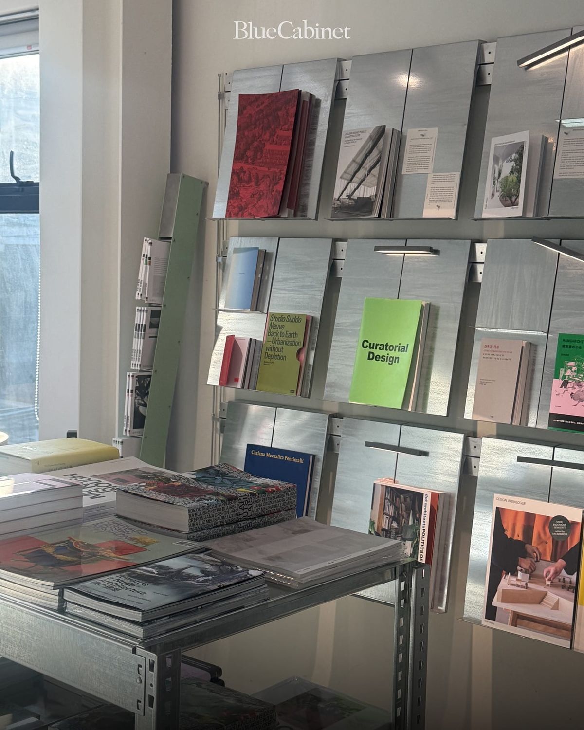 〈DOMINO Architecture Bookshop〉, 도미노프레스의 건축 전문 서점 Post feature image