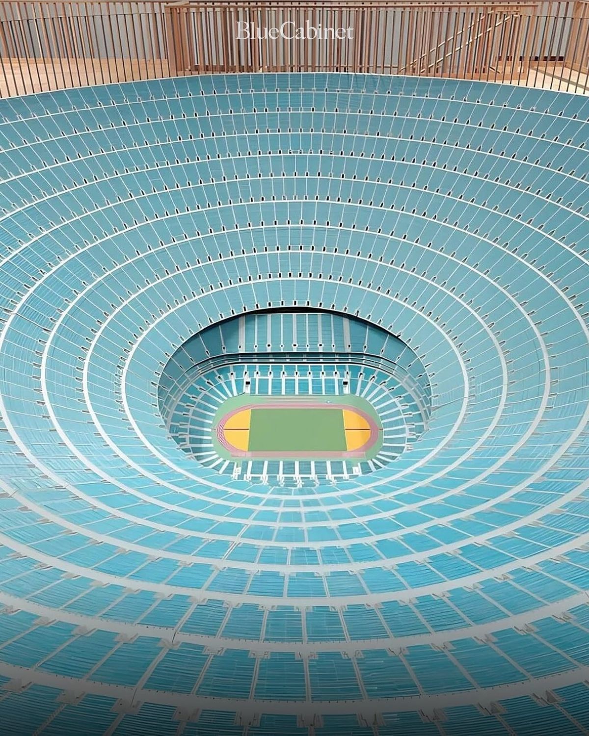 폴 파이퍼 〈In Vitruvian Figure〉, 100만 명 경기장의 비현실적 모형 Post feature image