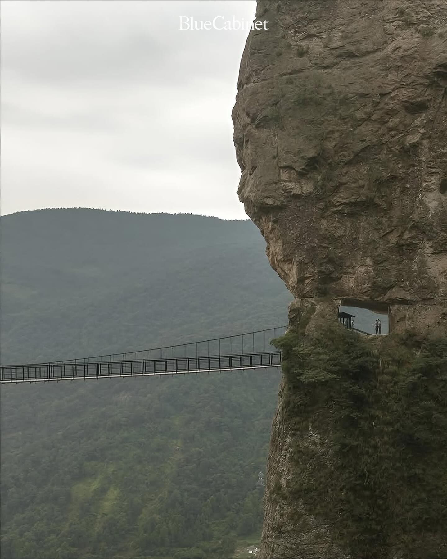 얀당산 절벽 카페, 수직 절벽 위 100미터의 동굴 Post image