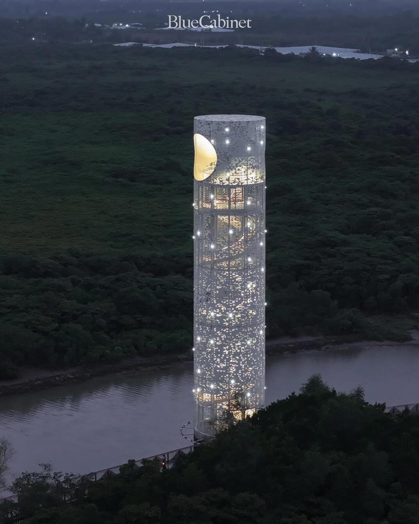 〈Lunar Tower〉, 하이난섬 맹그로브 위로 떠오른 달 Post image