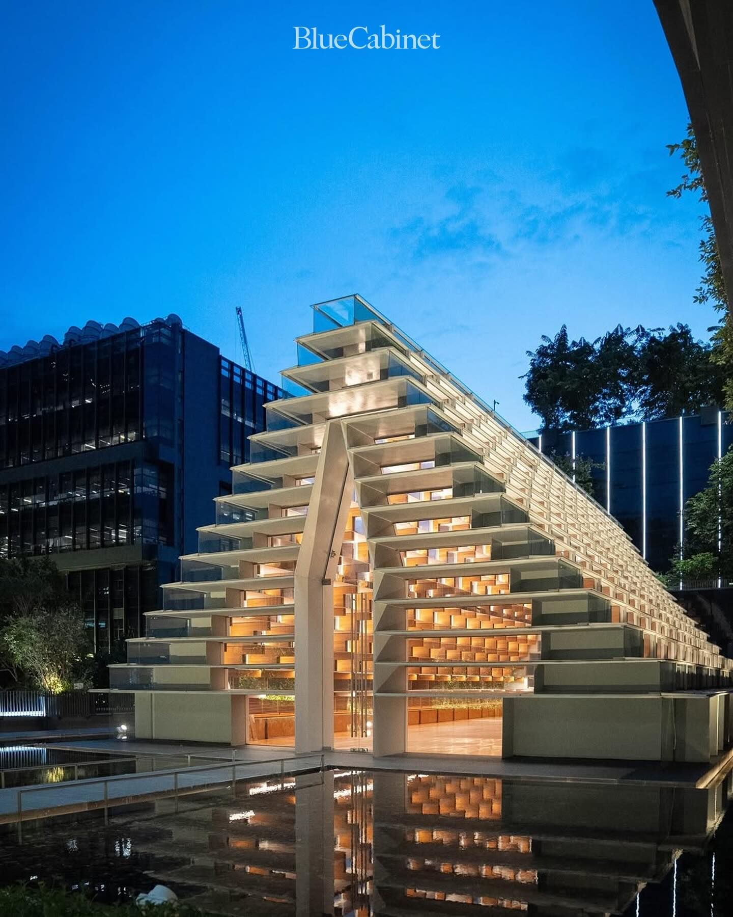 방콕 〈Glass Pavilion〉, 비하라와 스투파의 현대적 명상센터 Post image