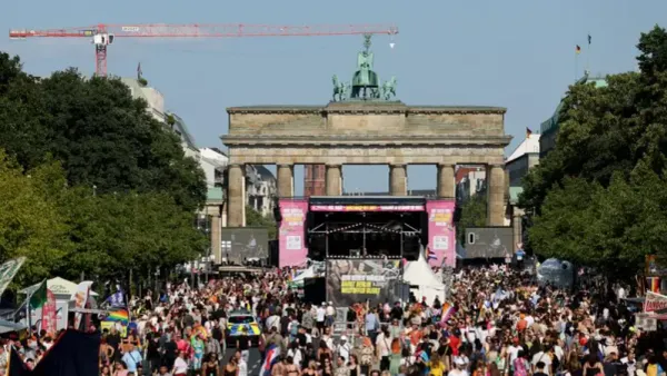 Van Driven into crowds at Berlin Pride in "Islamist attack"