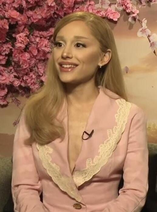 Ariana Grande tells fans 'boundaries need to be set' as she steps back from public life