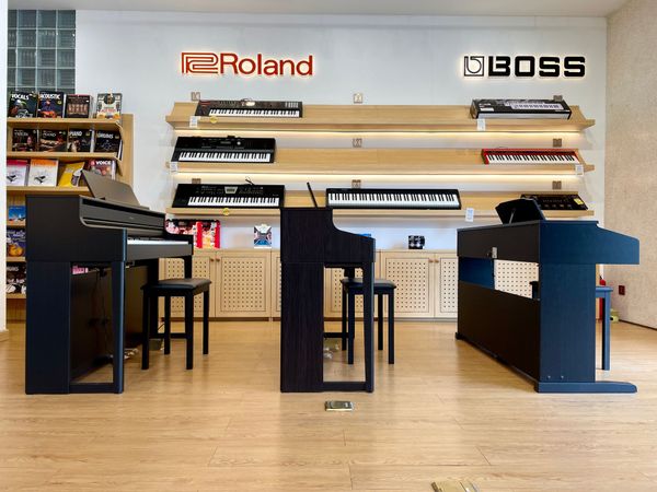Best Digital Pianos under $2,000