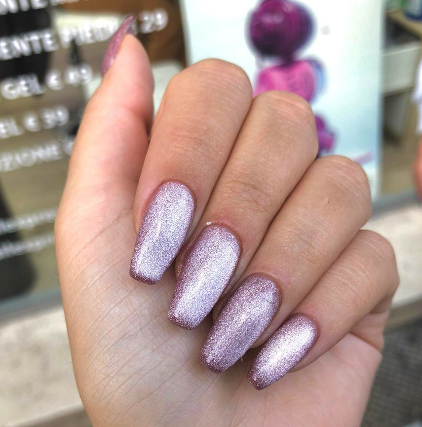 Cats Eye Velvet Nails