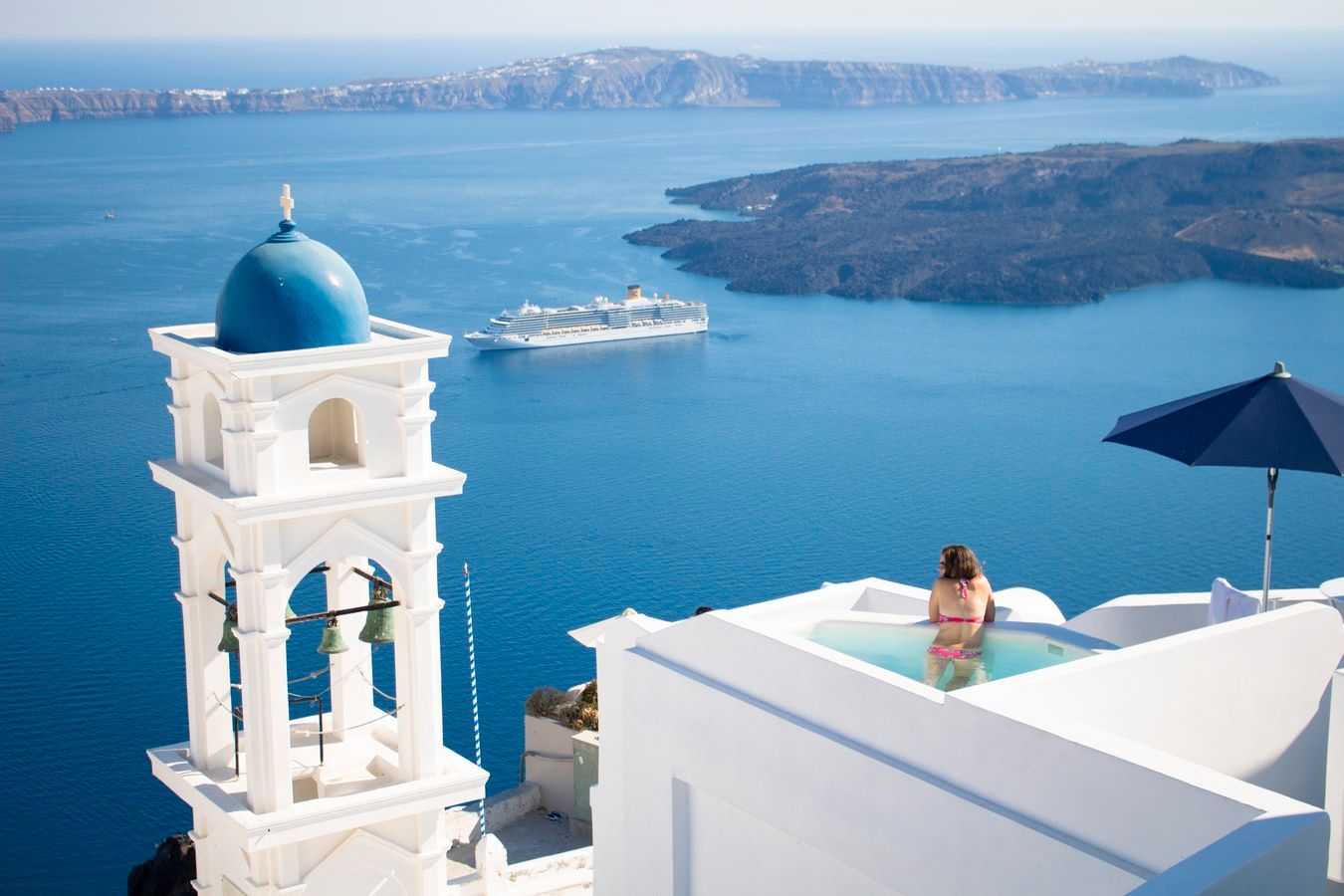 Santorini Travel Guide: How AI Trip Planners Optimize Your Greek Island Vacation