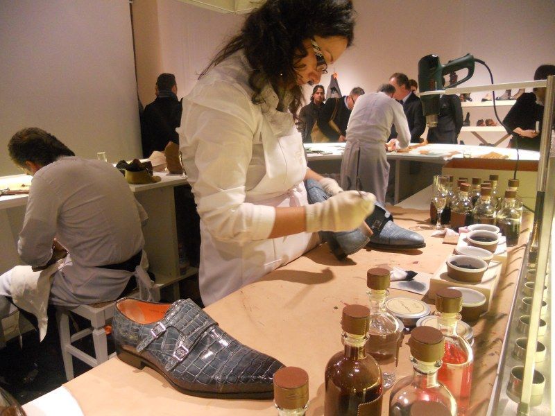 How AI is Revolutionizing Luxury Shoe Manufacturing: The Arte Venezia Case Study