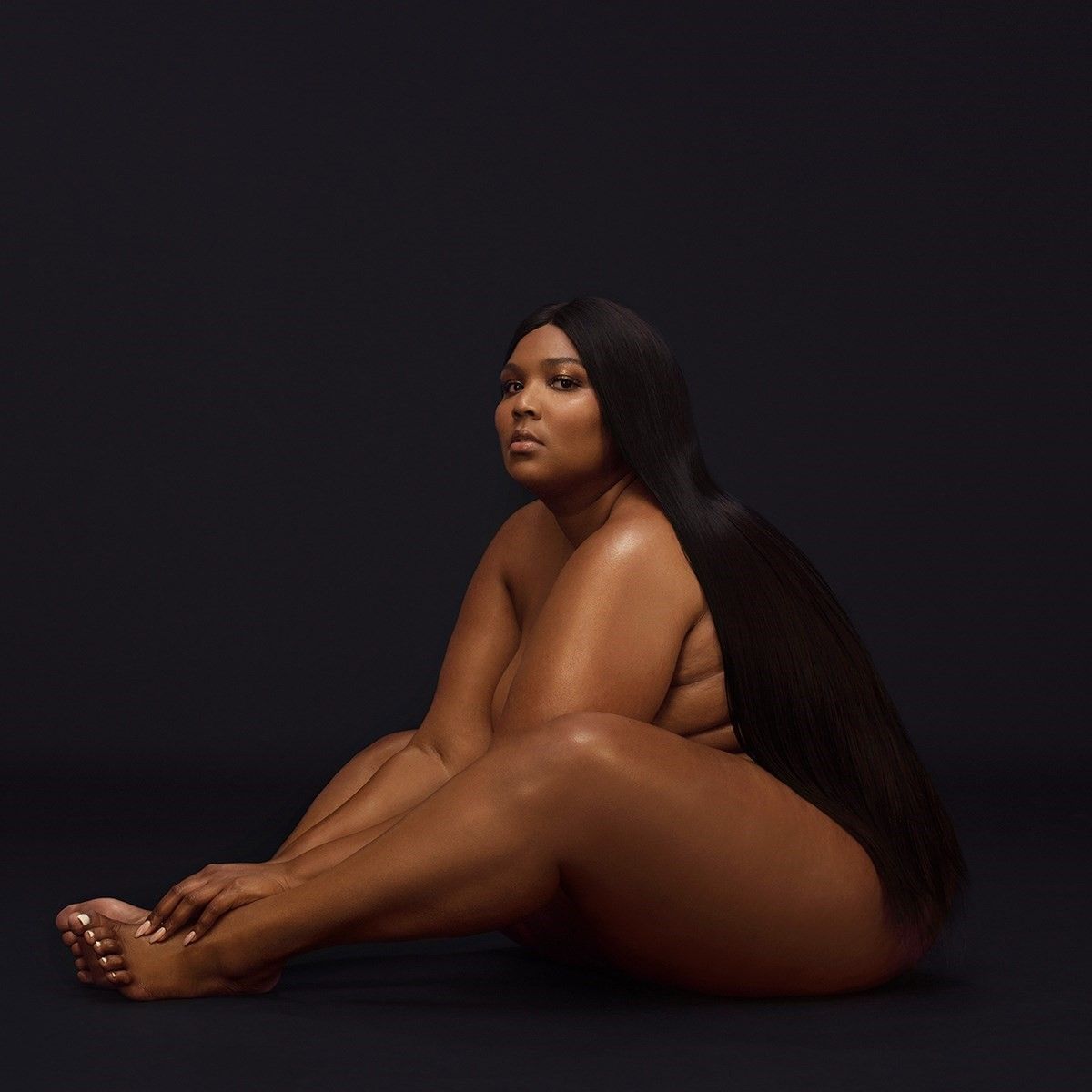 How AI Filters & Algorithms Are Reshaping Body Image: What Lizzo's Unretouched Posts Reveal