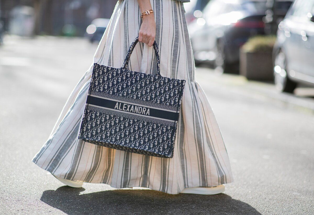 Best Designer Bags For Women + AI: How To Choose The Right Bag?