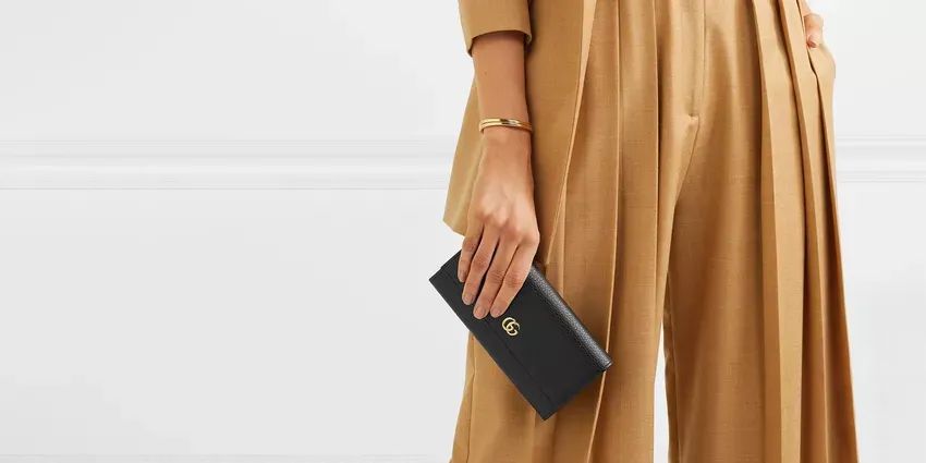 Best Women's AI-Smart Wallets: 13 Stylish Leather Goods for Organization & Style