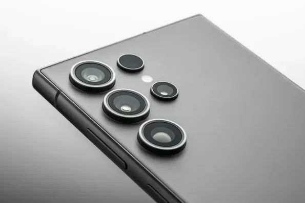 Samsung Galaxy Z Fold6 Leak: How AI-Powered Adobe Tools Will Transform Mobile Creativity