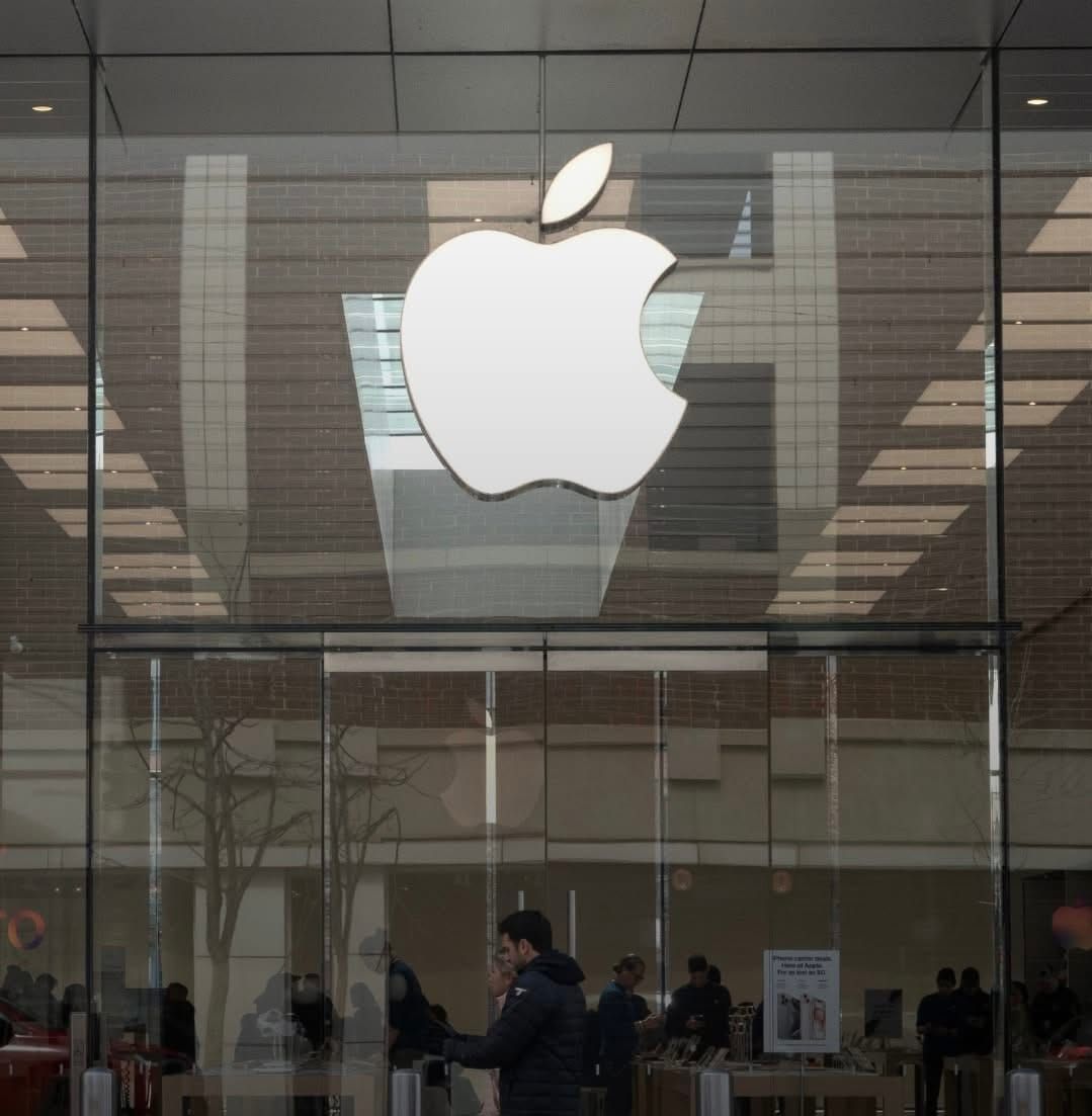 Apple's $124.3B Q1 2025 Revenue: How AI Integration Will Determine Sustainability