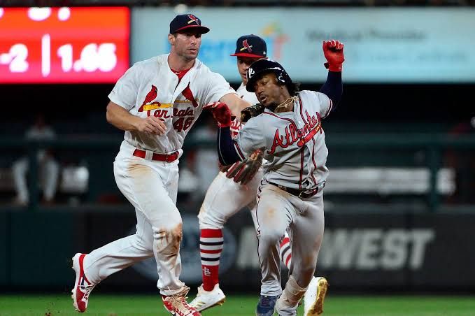 Atlanta Braves vs St. Louis Cardinals game during 4-2 Cardinals victory in pitchers duel