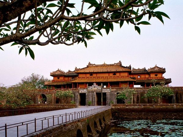 Yeet's Backpacker's Guide To Vietnam + AI Travel Planning