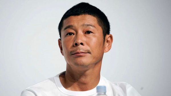 Lonely billionaire seeks 'female partner to go to the moon with him'
