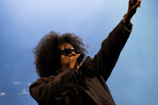 JAŸ-Z Disses Drake, Ye, Nicki Minaj, Dame Dash, & More In New Freestyle At Roots Picnic