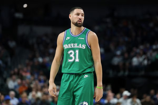 Klay Thompson Signs With Miami Heat After Mavericks Buyout Contact