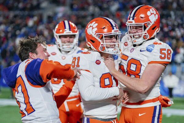 Clemson outlasts SMU with a 56 yrd Field Goal at the end of Regulation