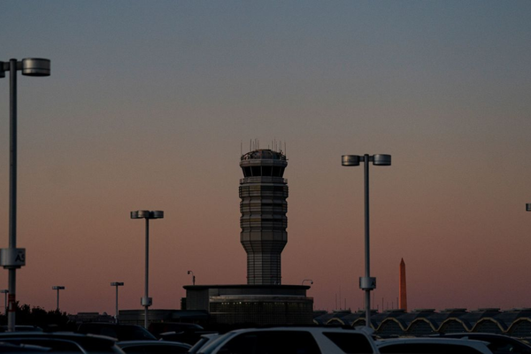 American Airlines Flight Aborts Landing to Avoid Departing Plane in Washington