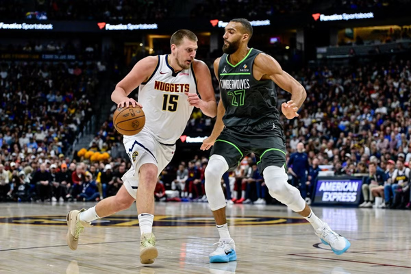 Jokic's historic 61-point triple-double in vain, Curry scores 52 points