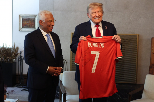 Donald Trump Gifted Signed Cristiano Ronaldo Portugal Jersey
