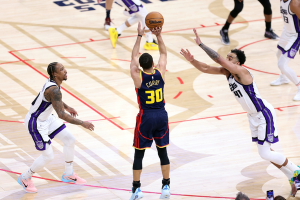Stephen Curry Hits 4,000 Career Threes in Warriors' Victory Over Kings