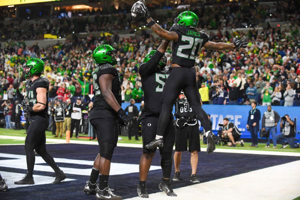 Oregon outlasts Penn State to take the Big 10 title in their first year of Conference play.