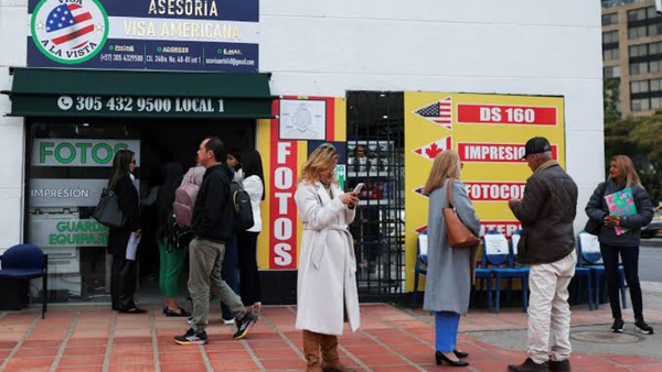 U.S. and Colombia Avoid Trade War Over Deportation Flights