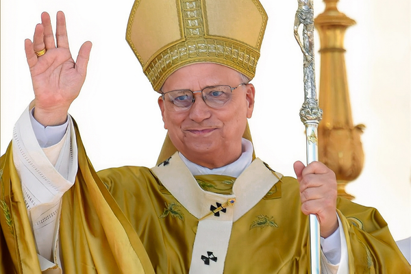 Catholic Faithful Celebrate Pope Leo XIV’s 70th Birthday at St. Peter’s Square