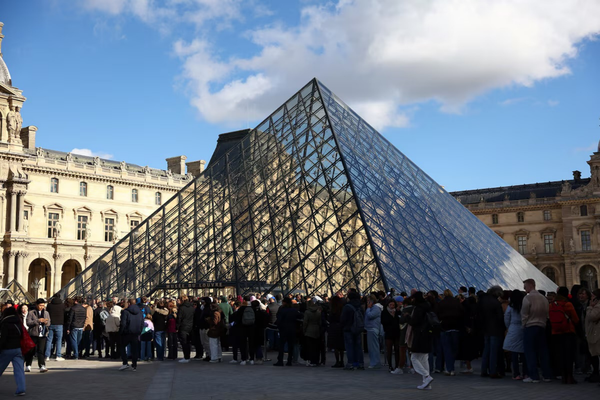 Suspects Arrested in $102 Million Louvre Jewel Heist Near Paris