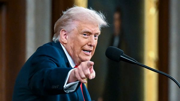 Trump Announces “Major Combat Operations” as U.S. and Israel Launch Wide‑Ranging Strikes on Iran During Ramadan