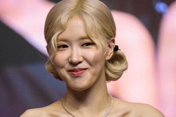 Rosé and KPop Demon Hunters top global singles chart for 2025