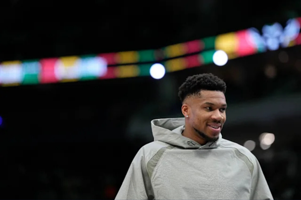 NBA Trade Deadline Team-by-Team Grades: Giannis Stayed put, so who did well?