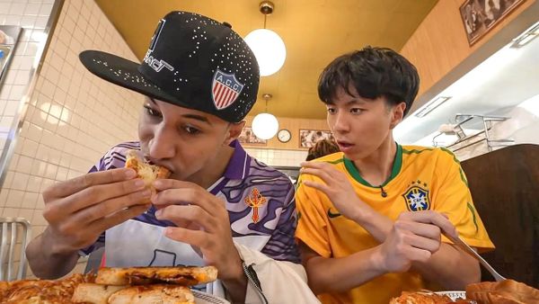 How Ray Turned Super Bowl Weekend Into His Own Co‑Hosted Show