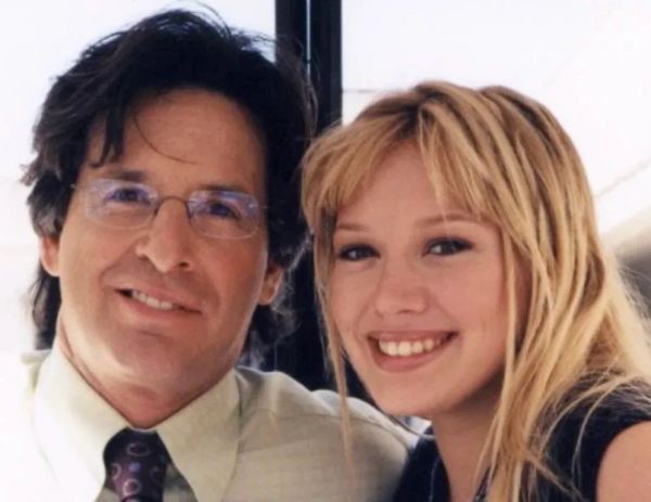 Hilary Duff Leads Tributes After “Lizzie McGuire” Dad Robert Carradine Passes Away at 71